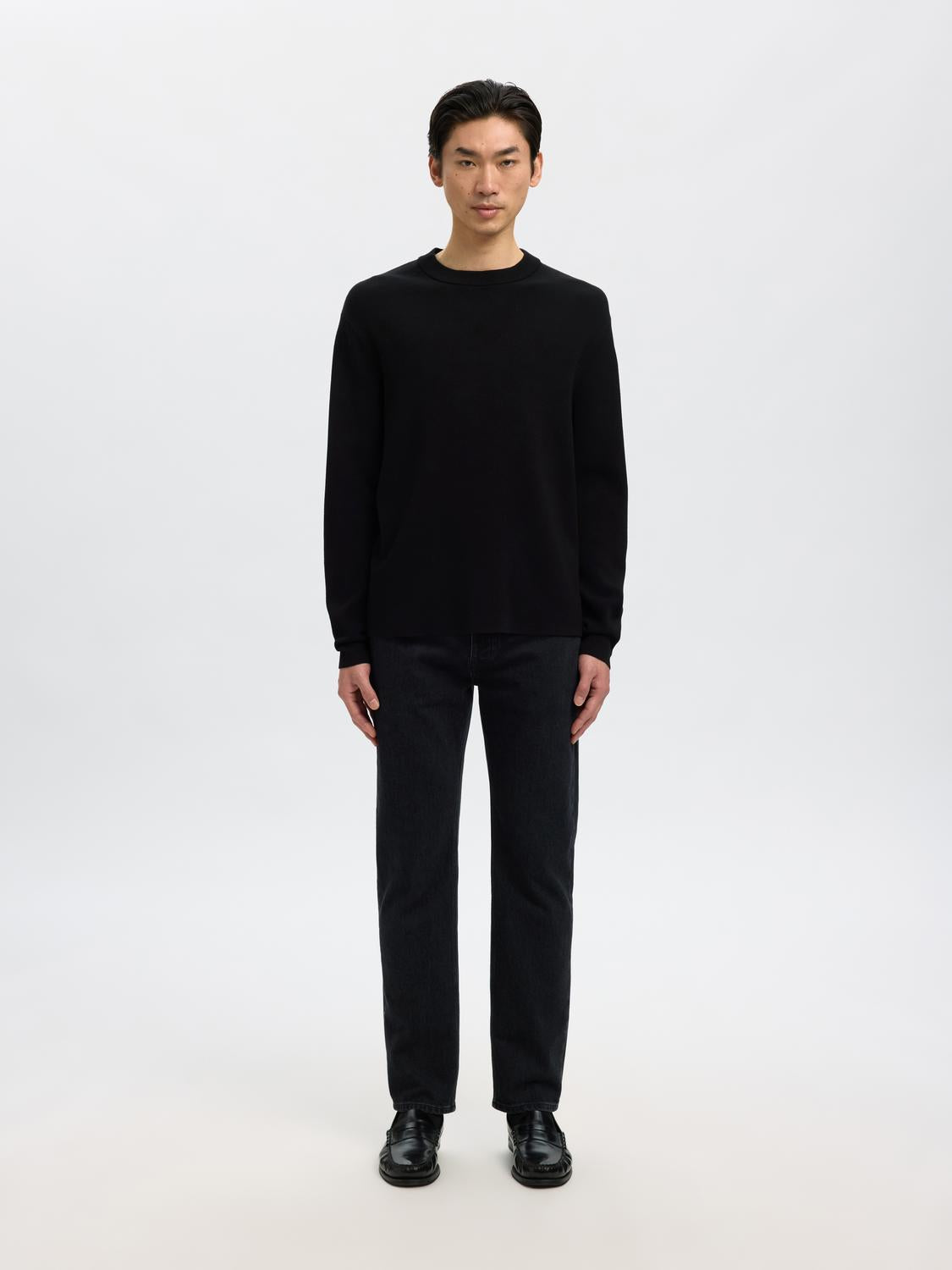 model_shot-front_full